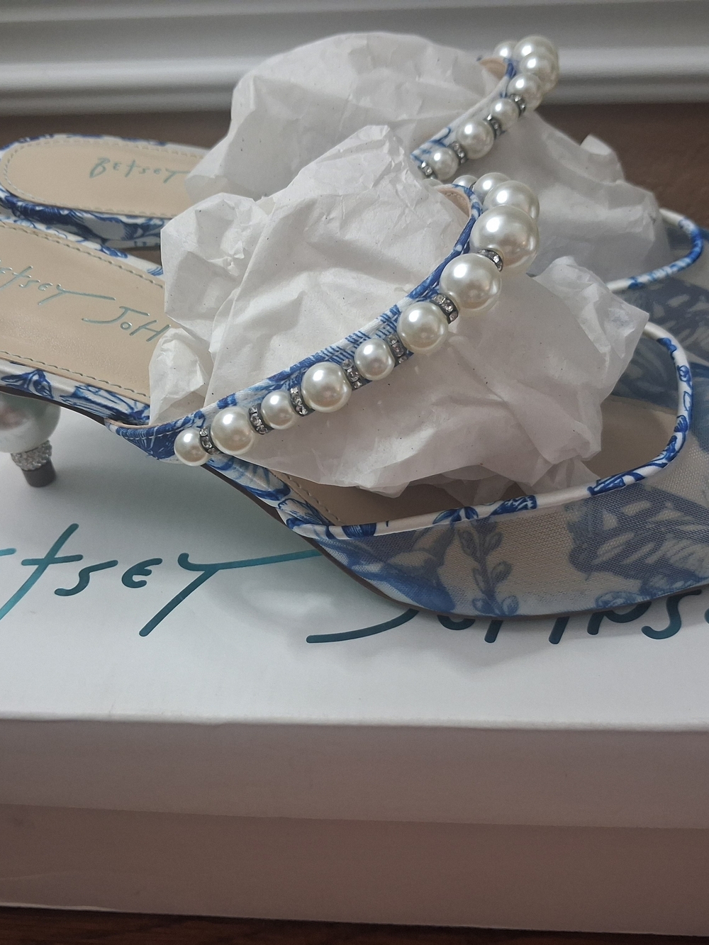 Blue Floral Pearl-Embellished Women’s Kitten Heal - Picture 4 of 9